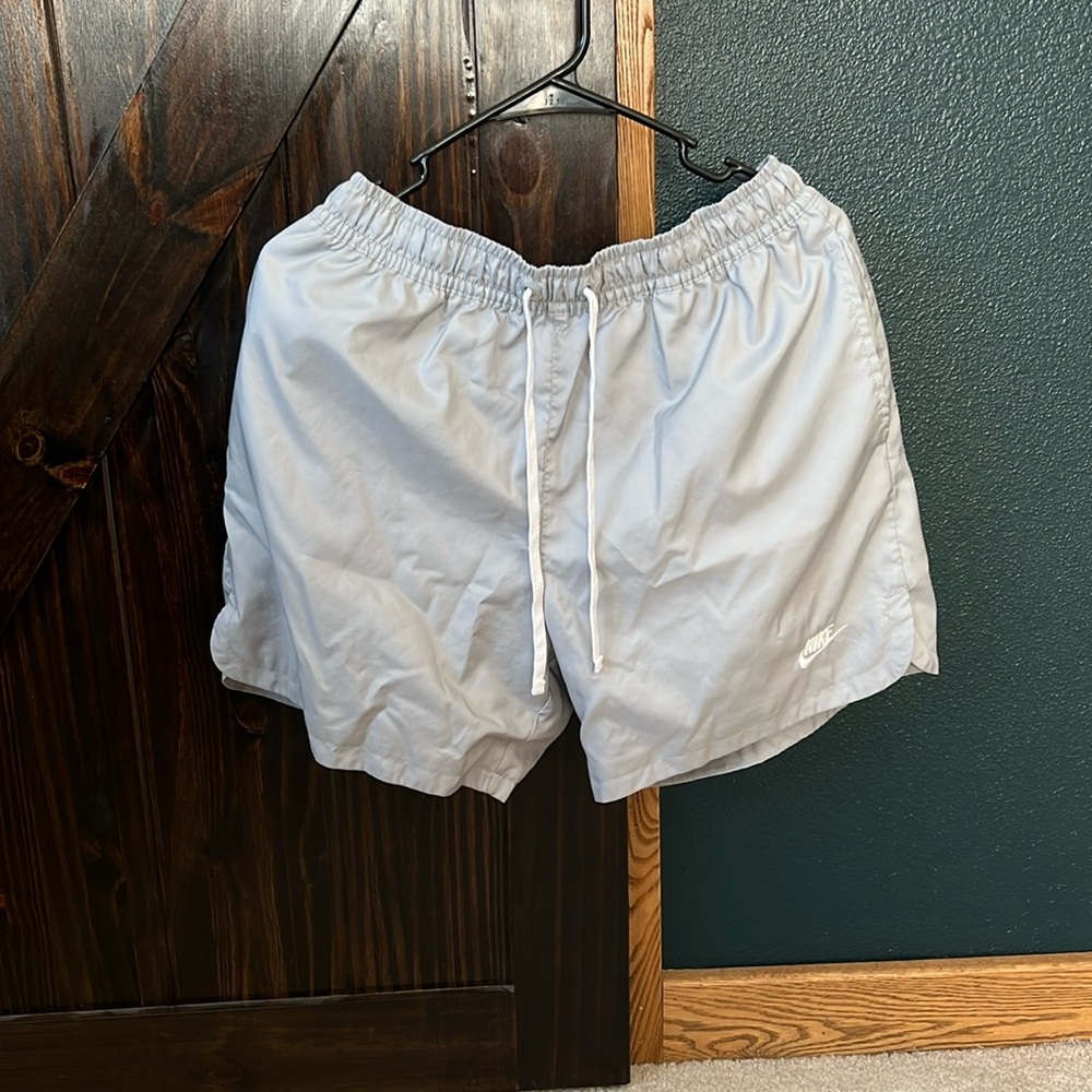 Men’s Nike Shorts size M 5 inch inseam